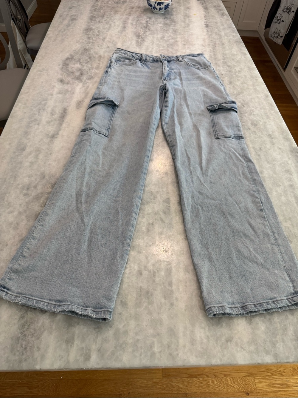 Light Blue Women's Wide-Leg Cargo Jeans - Flared High-Rise